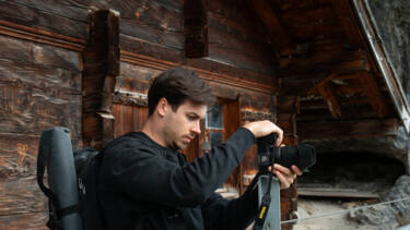 Nikon magazine - vertical video with Memories from Abroad